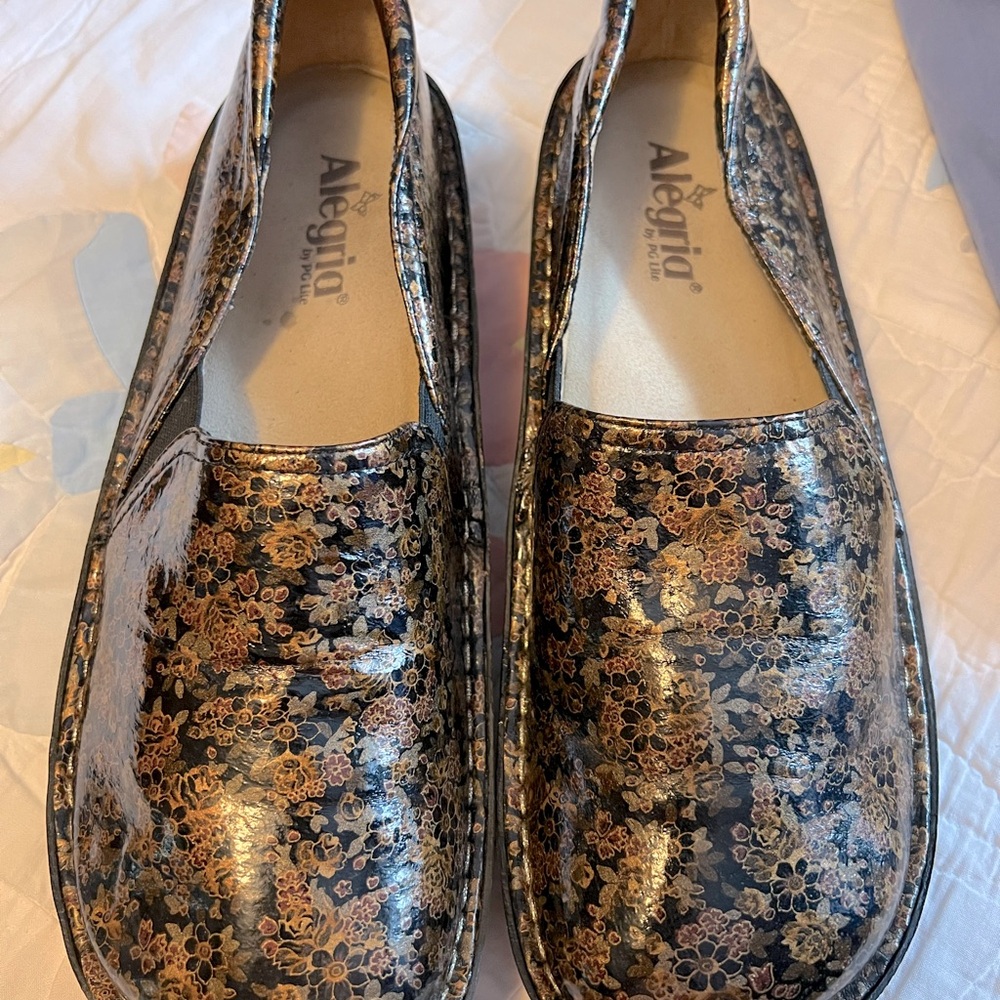 Algeria shoes for women